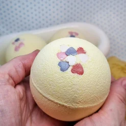 Champagne Kisses Luxury Bath Bomb