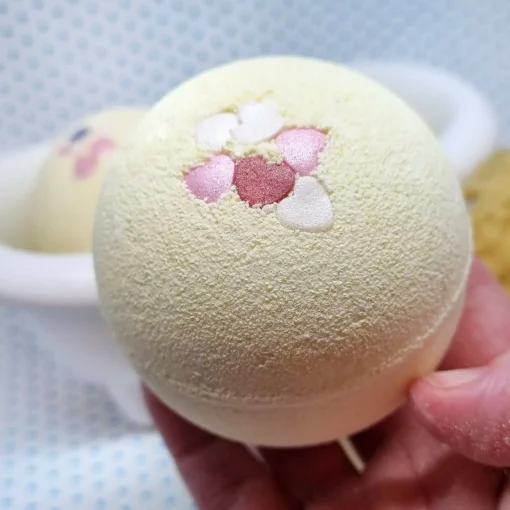 Champagne Kisses Luxury Bath Bomb