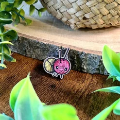 Cosy Yarn Wooden Pin