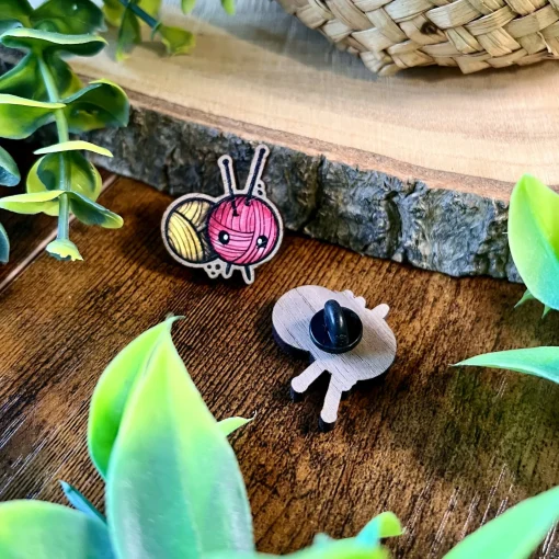 Cosy Yarn Wooden Pin