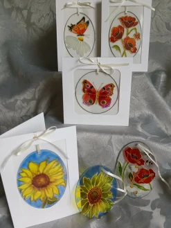 Hand Painted Daisy, Glass Plaque Card