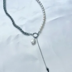 Linked Pearls Necklace