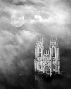 Mist over the Beverley Minster (b/w)