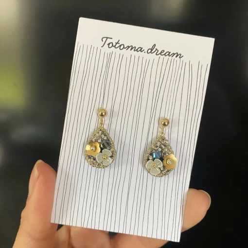 Pendant Crystal Embroidery Earrings (Waterdrop)