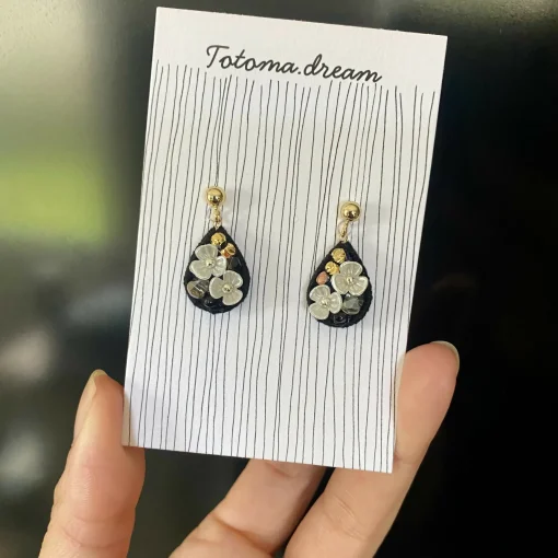 Pendant Crystal Embroidery Earrings (Waterdrop)