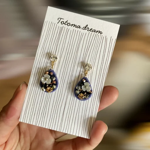 Pendant Crystal Embroidery Earrings (Waterdrop)