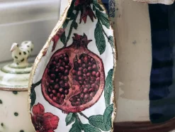 Pomegranate Oyster | Handcrafted Shell Décor | Art & Soul
