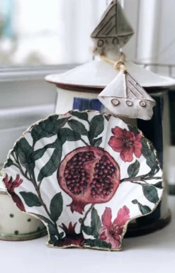 Pomegranate Scallop | Handcrafted Shell Décor | Art & Soul