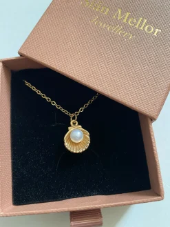 Shell and Pearl Necklace