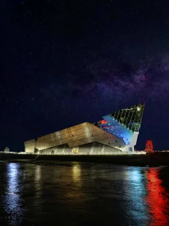 The Deep, Hull
