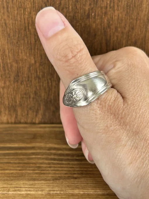 Wagon Wheel Teaspoon Ring