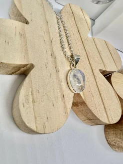 White moonstone oval necklace