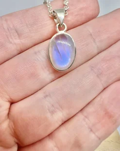 White moonstone oval necklace