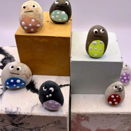Womzel Worry-Not Pebble